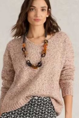 White Stuff Textured V Neck Jumper - La Vie en Rose Damesmode